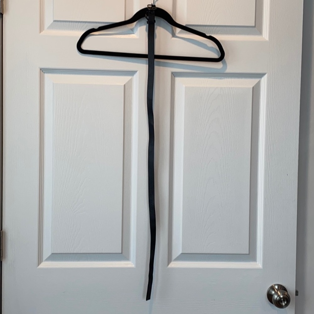 MINT Jodi Arnold Size 4 Skinny Black Belt